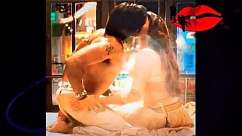 WapSung.com Deepika Padukone Hot Bed Scene Ranveer Singh